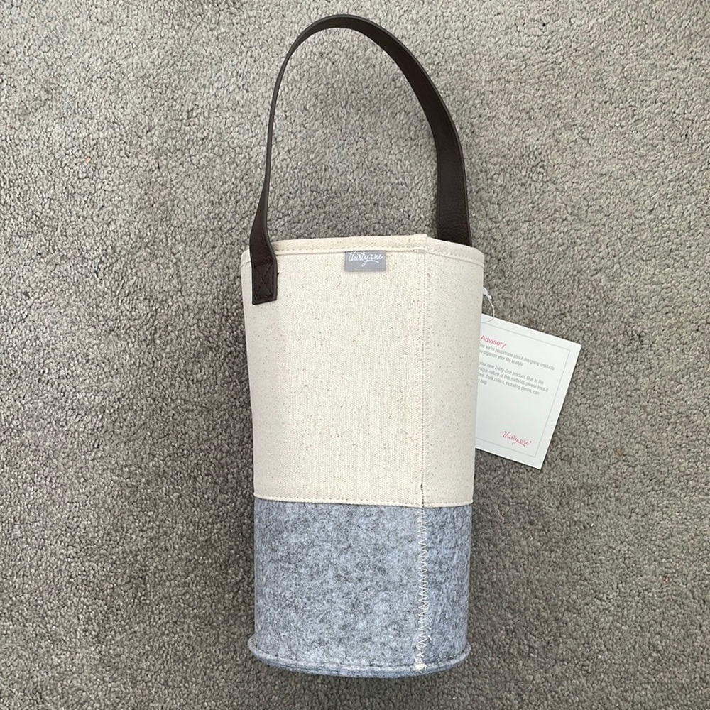 Canvas/Felt Thirty One wine bottle tote